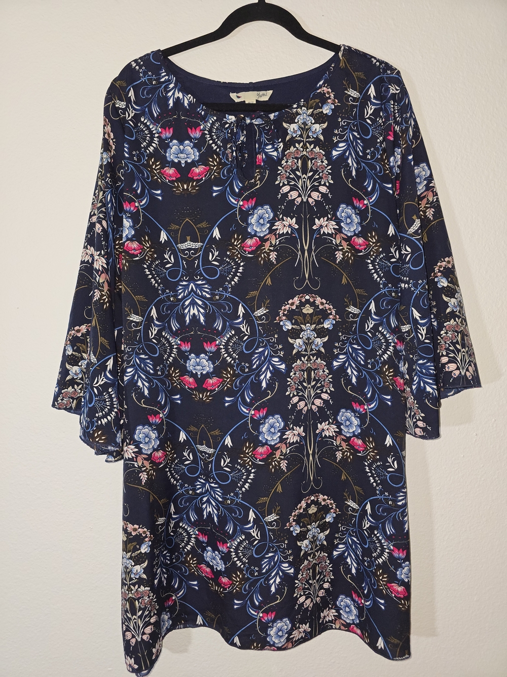 Women's Navy Floral Long-Sleeve Shift Dress